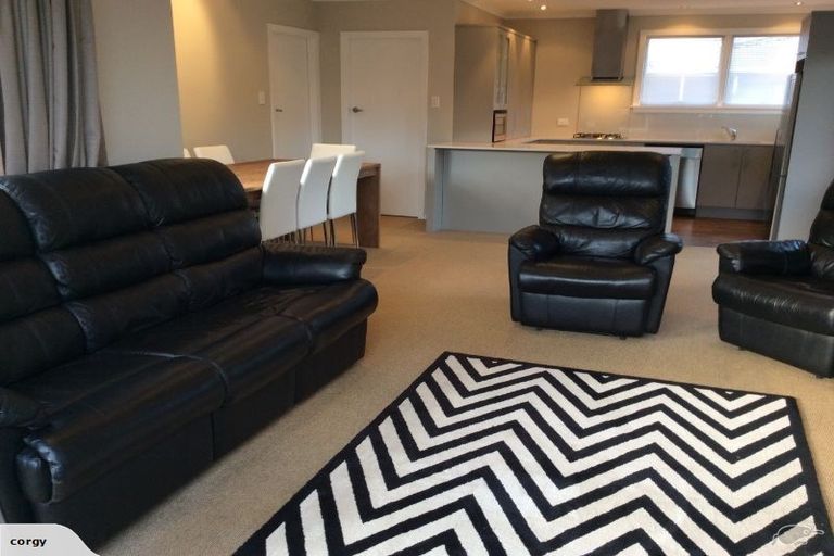 Photo of property in 33 Hurunui Street, Cracroft, Christchurch, 8025