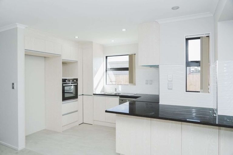 Photo of property in 79a Russell Road, Manurewa, Auckland, 2102