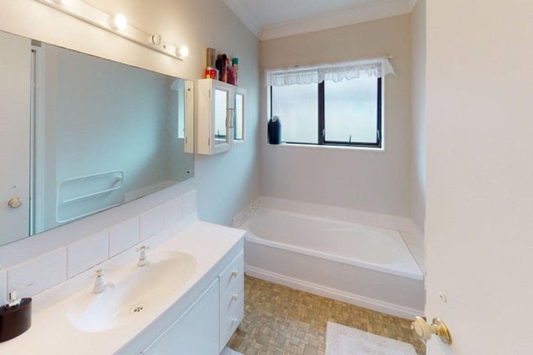 Photo of property in 88 Churchill Avenue, Hokowhitu, Palmerston North, 4410