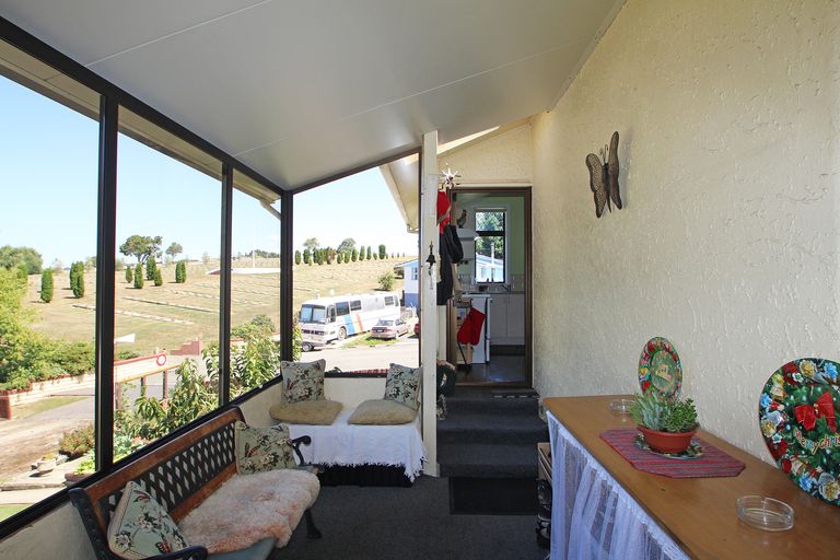 Photo of property in 15 Kelvin Street, South Hill, Oamaru, 9400