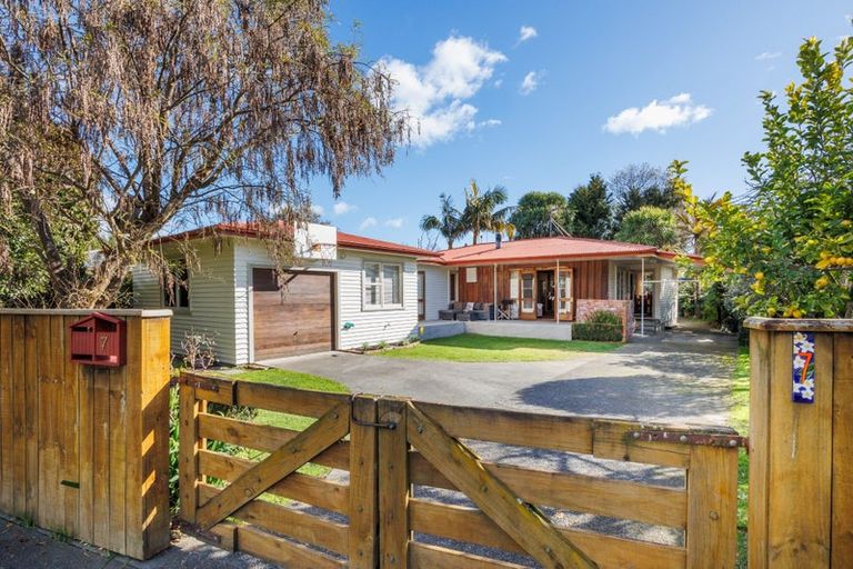 Photo of property in 7 Erin Street, Hokowhitu, Palmerston North, 4410