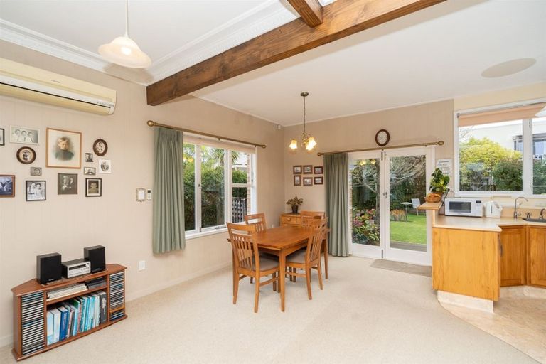 Photo of property in 135 Lake Crescent, Hamilton Lake, Hamilton, 3204