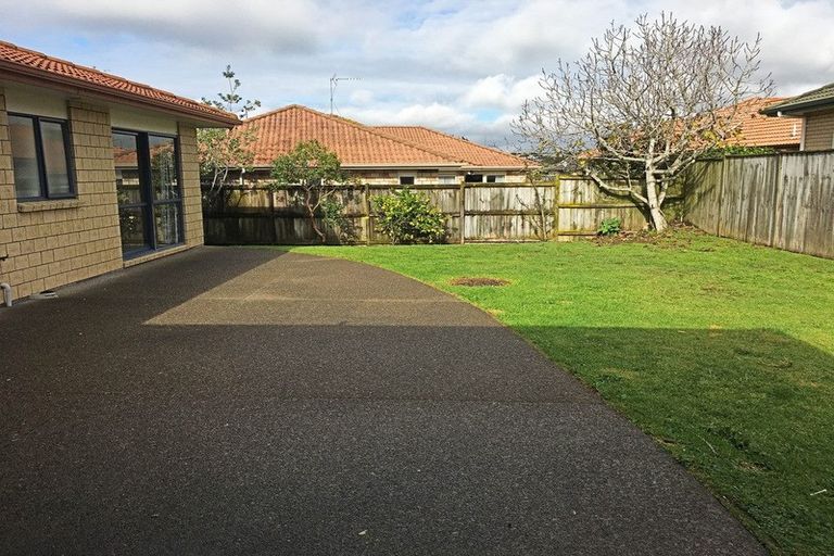 Photo of property in 10 Sayes Close, East Tamaki, Auckland, 2013