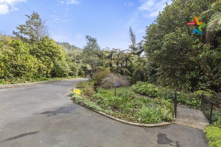 Photo of property in 455 Stokes Valley Road, Stokes Valley, Lower Hutt, 5019