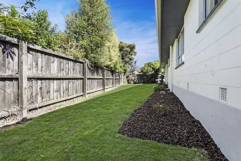 Photo of property in 23a Juniper Place, Burnside, Christchurch, 8053