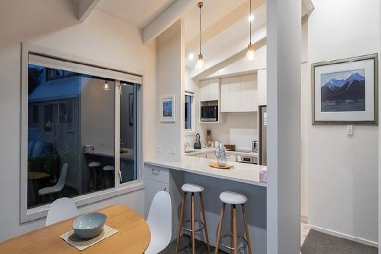 Photo of property in 4 The Cliffs, Britannia Heights, Nelson, 7010