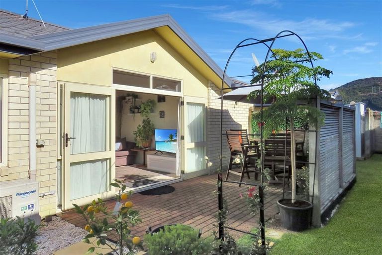 Photo of property in 3/66 Kawaha Point Road, Kawaha Point, Rotorua, 3010