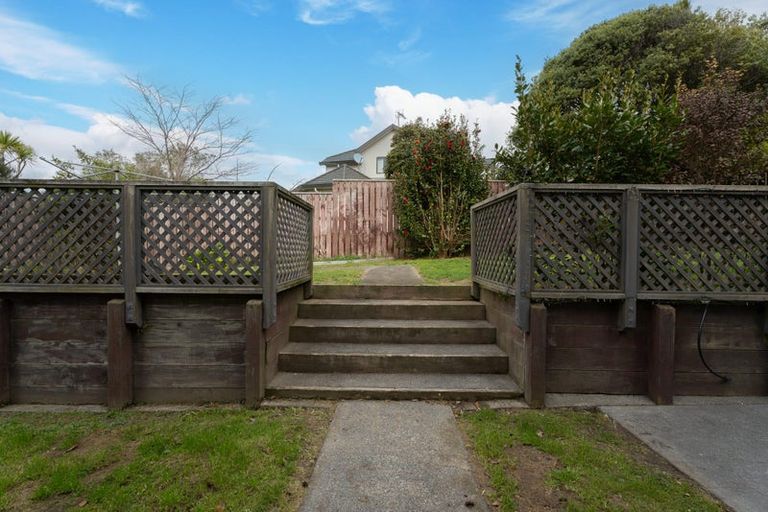Photo of property in 9 Corsham Grove, Churton Park, Wellington, 6037