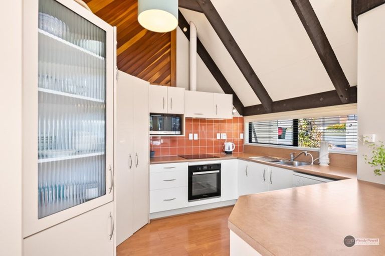 Photo of property in 75 Cypress Drive, Maungaraki, Lower Hutt, 5010