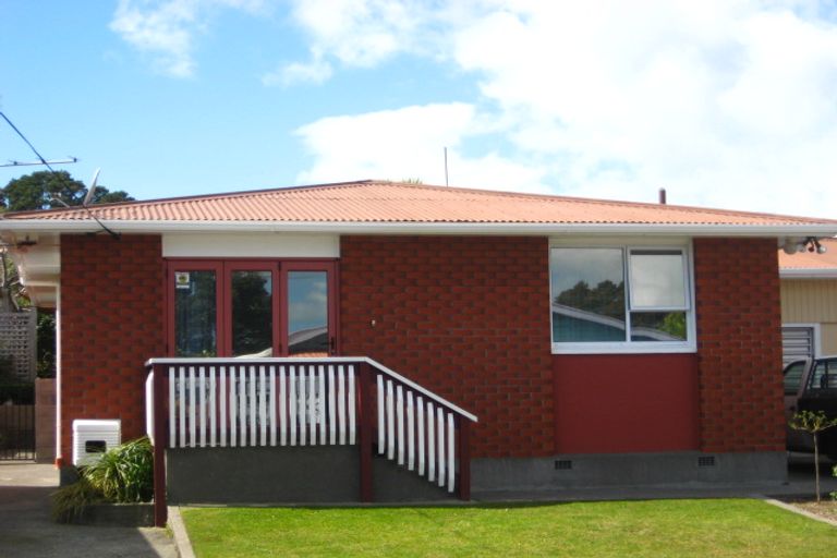 Photo of property in 25 Stoke Street, Westown, New Plymouth, 4310