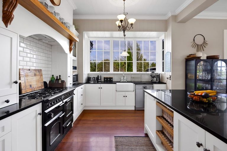 Photo of property in 104 Pitt Road, Hillsborough, New Plymouth, 4372