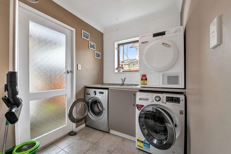 Photo of property in 18 Hartland Place, Welbourn, New Plymouth, 4312