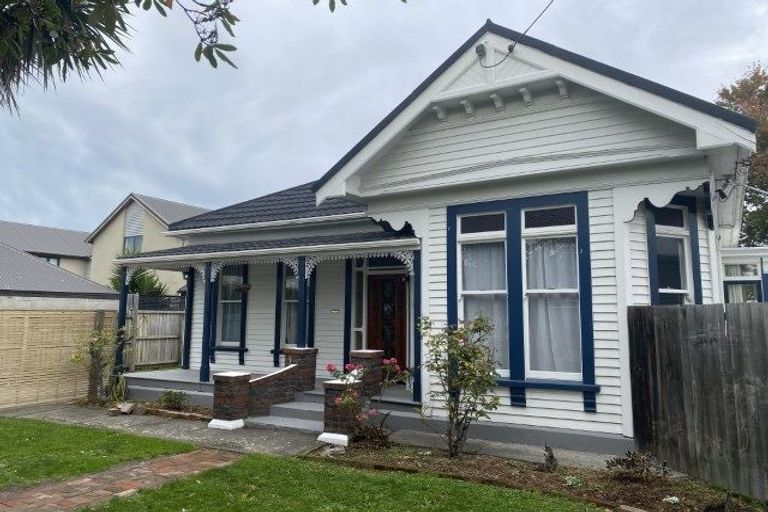 Photo of property in 34 Gresford Street, Edgeware, Christchurch, 8013