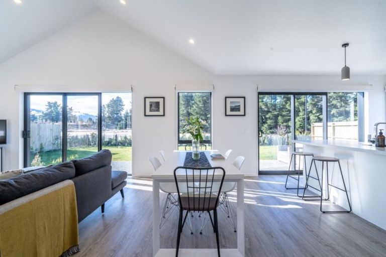 Photo of property in 46 Mount Creighton Crescent, Wanaka, 9305