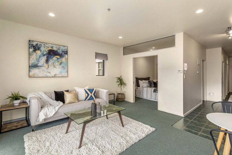 Photo of property in Atrium Towers, 7f/154 The Terrace, Wellington Central, Wellington, 6011