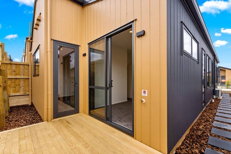 Photo of property in 14 Taukahiwi Road, Pukekohe, 2120