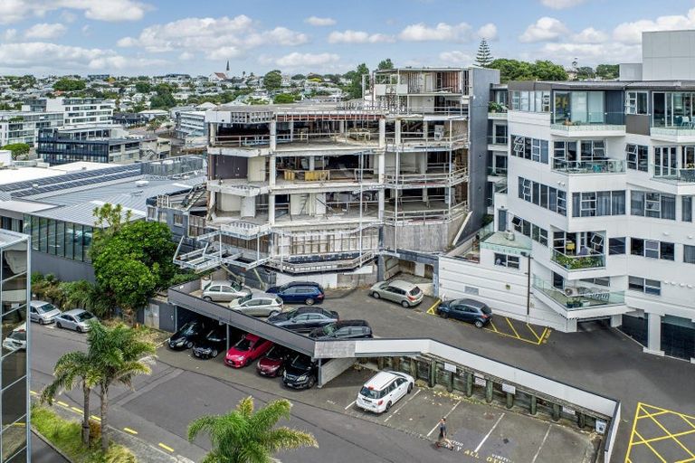 Photo of property in 23 Hargreaves Street, Mount Cook, Wellington, 6021