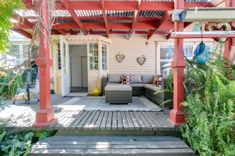 Photo of property in 12 Henderson Crescent, Onekawa, Napier, 4110