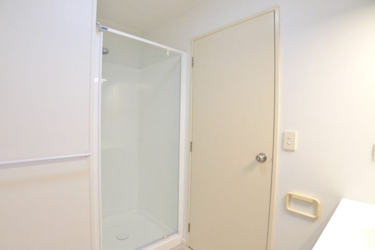 Photo of property in 104 Kingdale Road, Henderson, Auckland, 0610