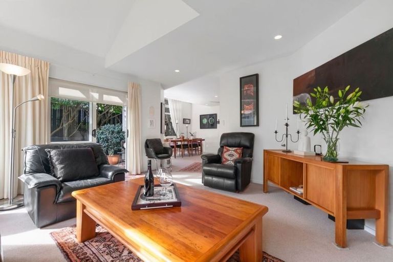 Photo of property in 5/26 Eversleigh Road, Belmont, Auckland, 0622