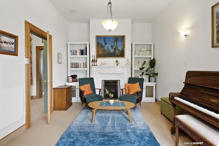 Photo of property in 110 Parkvale Road, Karori, Wellington, 6012