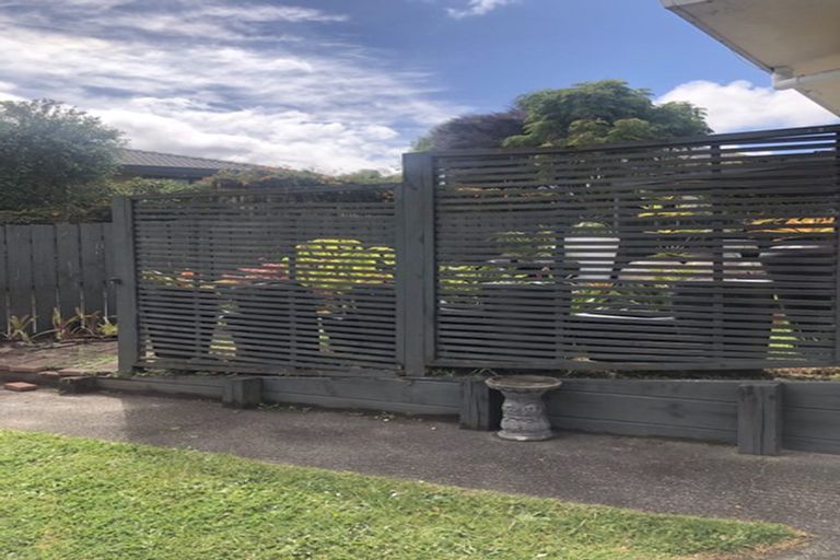 Photo of property in 44a De Havilland Drive, Goodwood Heights, Auckland, 2105