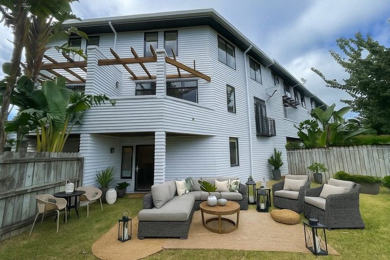 Photo of property in 14/50 Livingstone Street, Westmere, Auckland, 1022