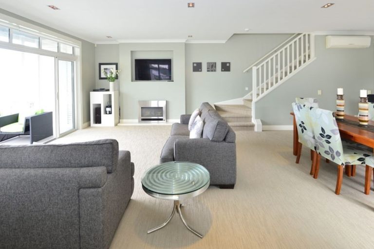 Photo of property in 19 Landmark Terrace, Orewa, 0931