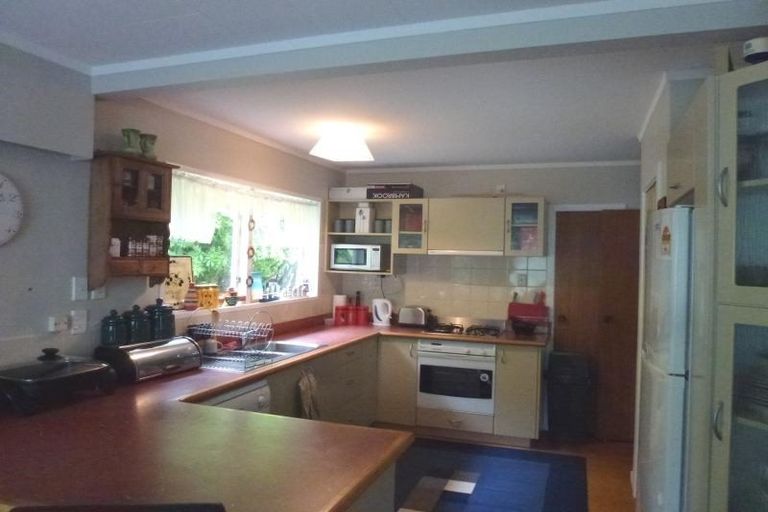 Photo of property in 4 Julia Place, Tawa, Wellington, 5028