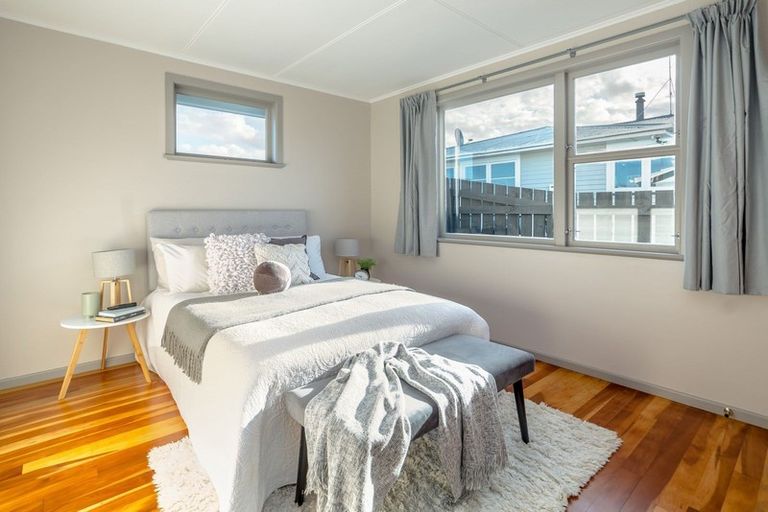 Photo of property in 64 Brandon Street, Featherston, 5710