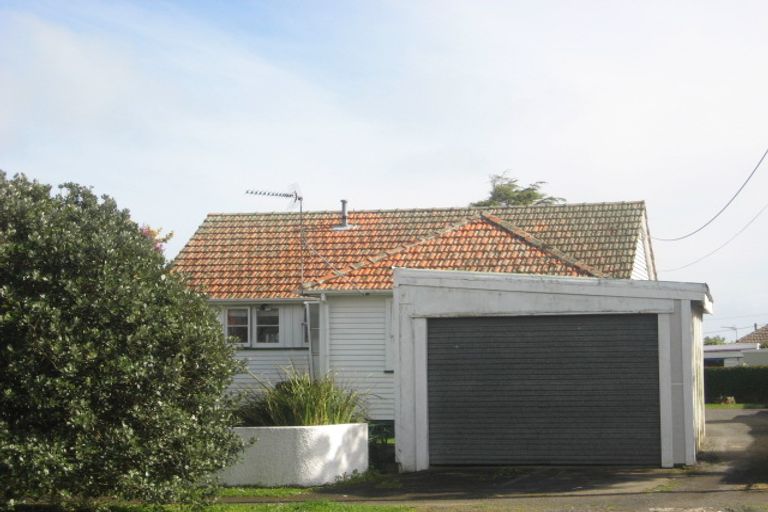 Photo of property in 7 High Street East, Waitara, 4320