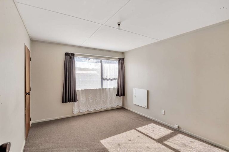 Photo of property in 2 Birch Place, Aramoho, Whanganui, 4500