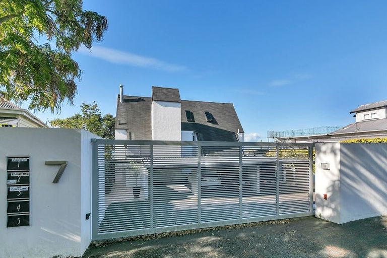 Photo of property in 2/7 London Street, Saint Marys Bay, Auckland, 1011