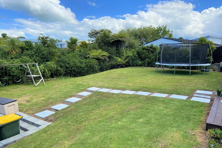 Photo of property in 7 Margan Avenue, New Lynn, Auckland, 0600