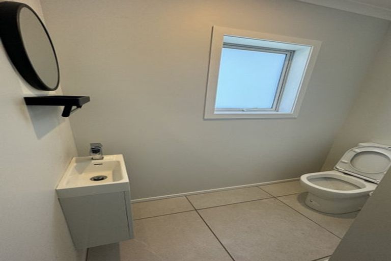 Photo of property in 73 Erlestoke Crescent, Churton Park, Wellington, 6037