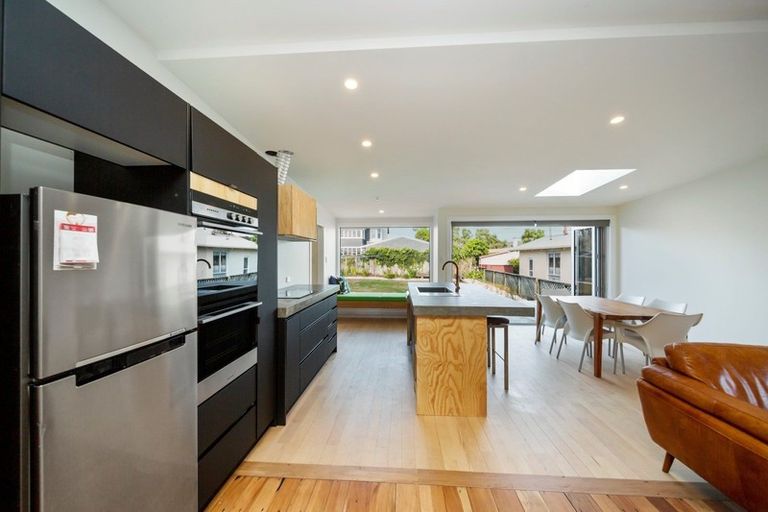 Photo of property in 167 Saint Aubyn Street, New Plymouth, 4310