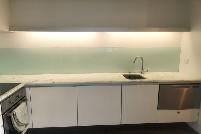 Photo of property in Stadium Garden Flats, 110/107 Thorndon Quay, Pipitea, Wellington, 6011