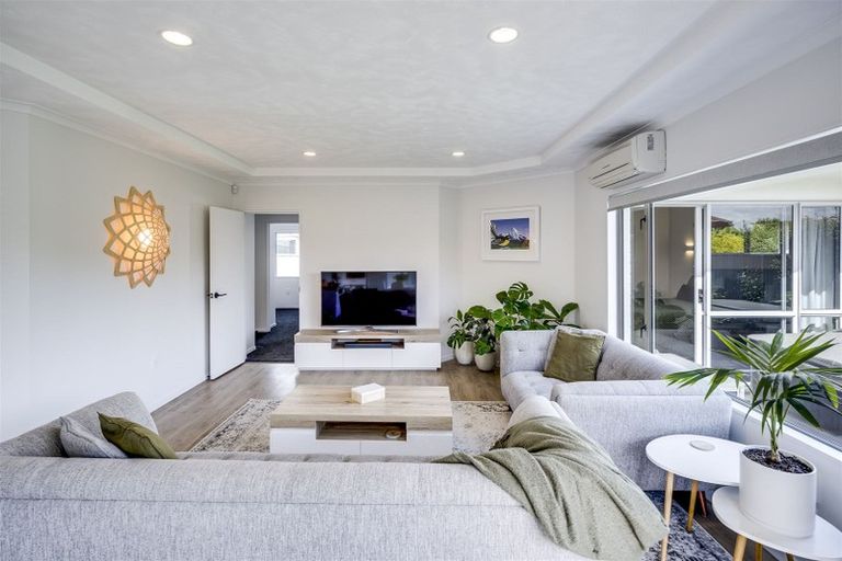 Photo of property in 6 Sloane Place, Taradale, Napier, 4112