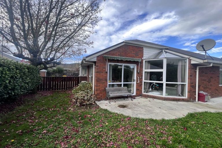 Photo of property in 2/19 Siska Place, Upper Riccarton, Christchurch, 8041