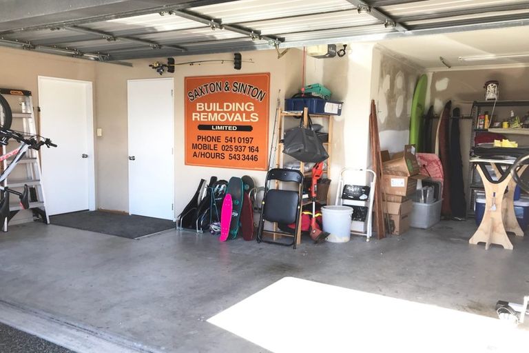 Photo of property in 16 Sarah Place, Papamoa Beach, Papamoa, 3118