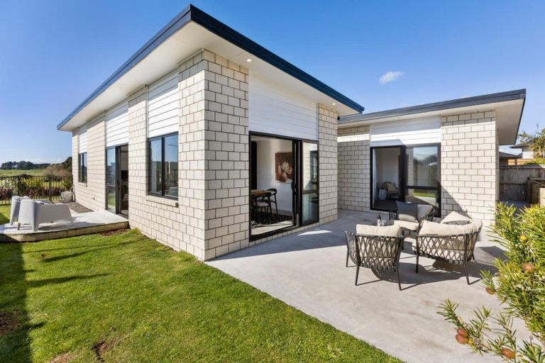 Photo of property in 13 Rua Place, Bell Block, New Plymouth, 4312