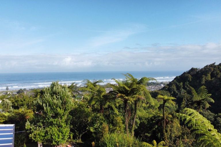 Photo of property in 22 Weenink Road, Karoro, Greymouth, 7805