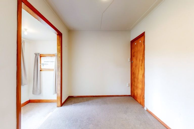 Photo of property in 26 Robert Street, Newlands, Wellington, 6037