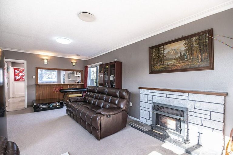 Photo of property in 61 The Drive, Tawa, Wellington, 5028