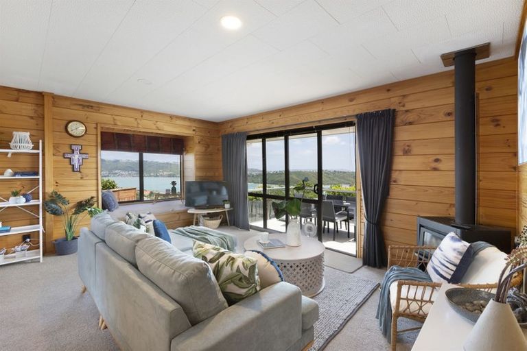 Photo of property in 16 Solway Place, Papakowhai, Porirua, 5024