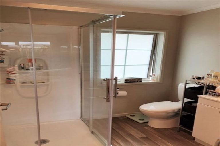 Photo of property in 8c Wiltshire Place, Te Puke, 3119