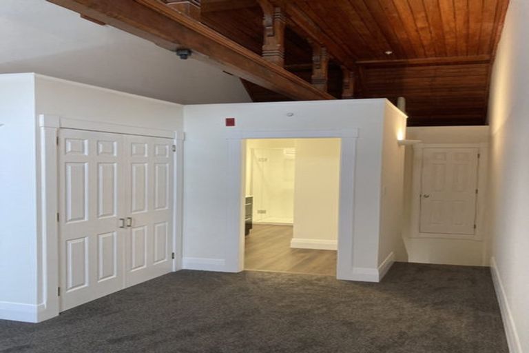 Photo of property in Whitmore Apartments, 1c/7 Stout Street, Wellington Central, Wellington, 6011
