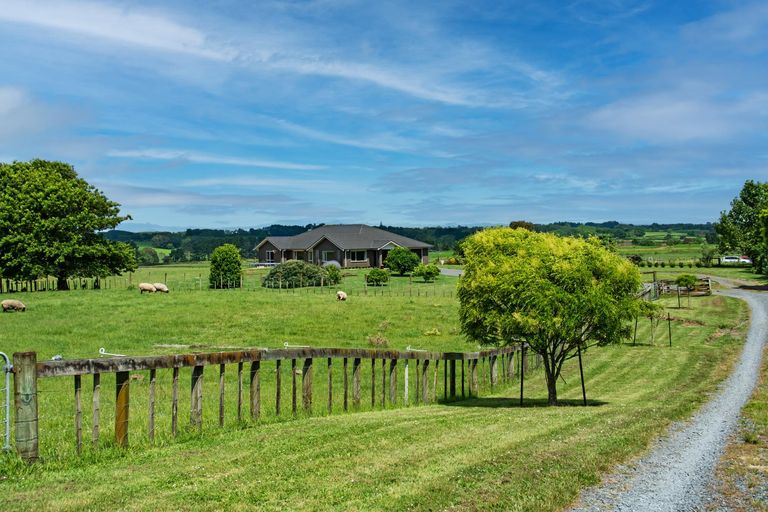 Photo of property in 260 Urquhart Road, Karaka, Papakura, 2580