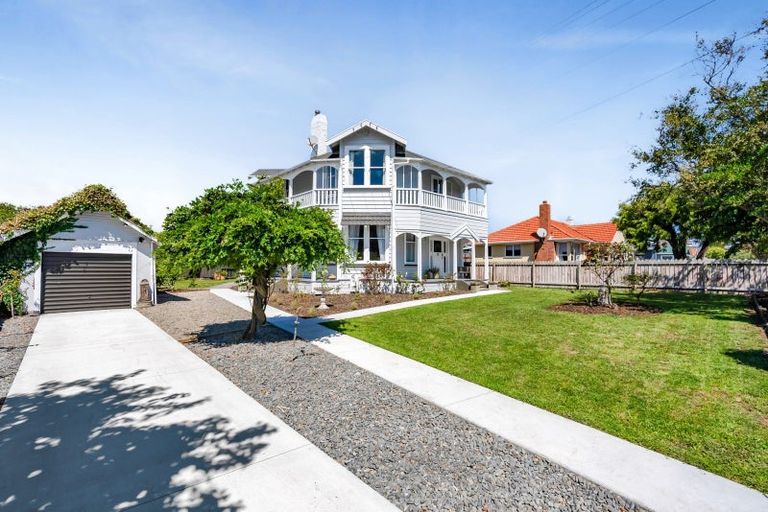 Photo of property in 68 Collins Street, Hawera, 4610