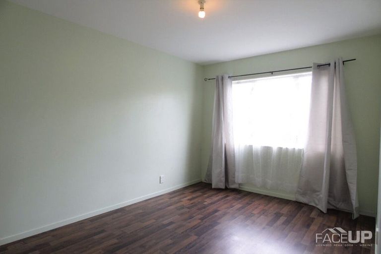 Photo of property in 4 Carillon Place, Massey, Auckland, 0614